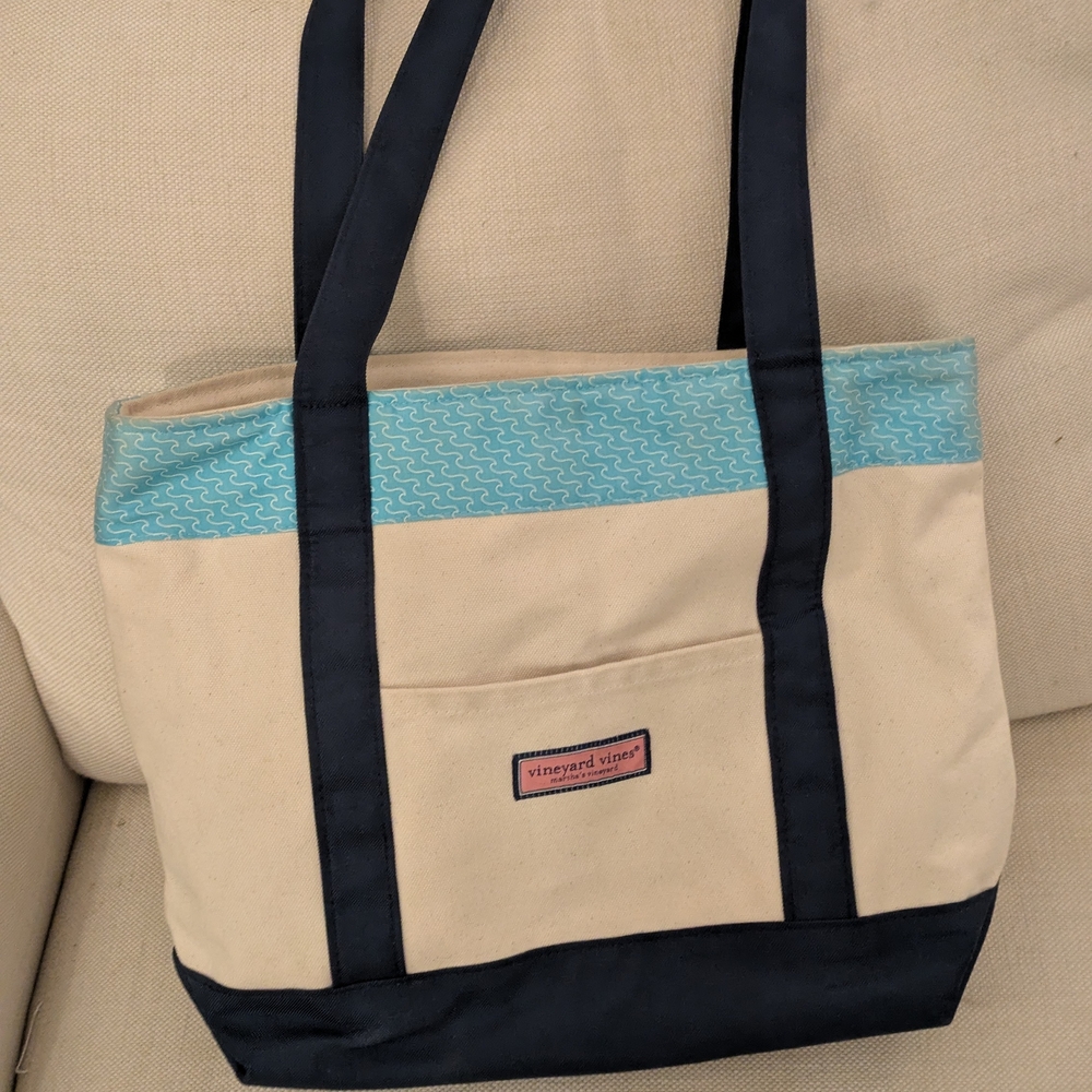 Vineyard Vines Blue and Cream Tote Bag